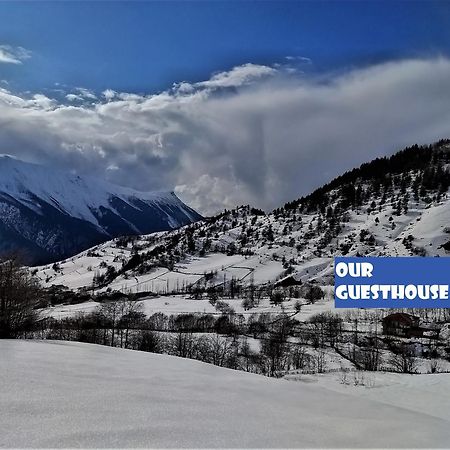 Gujejiani Guest House Местия Экстерьер фото