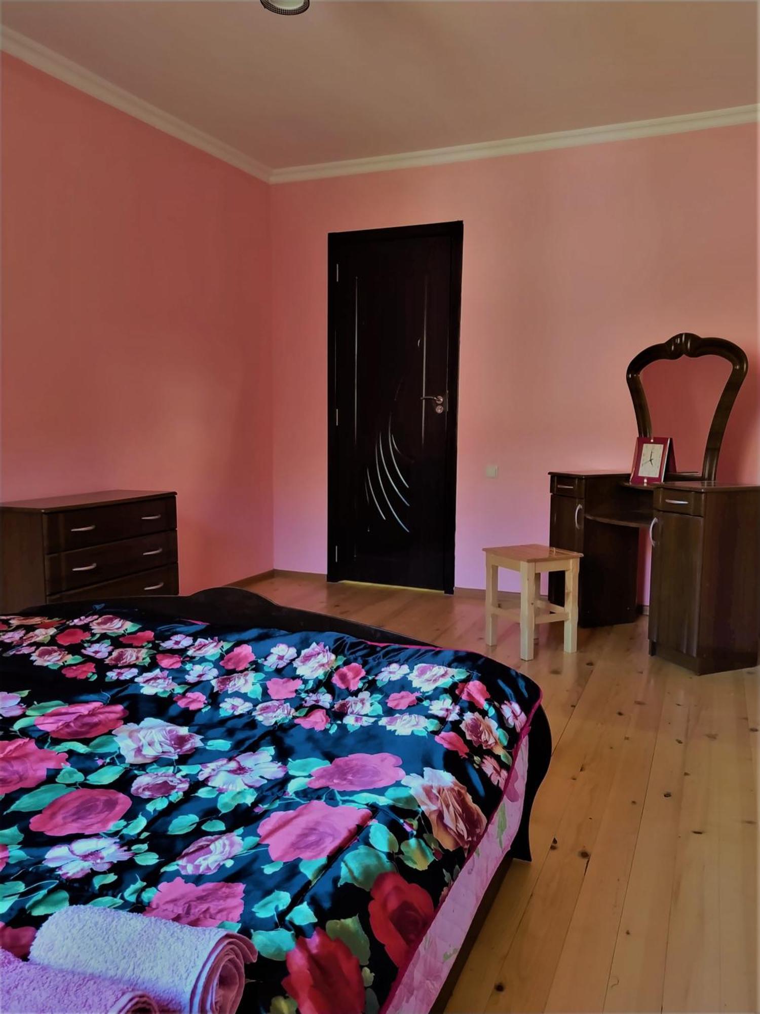 Gujejiani Guest House Местия Экстерьер фото