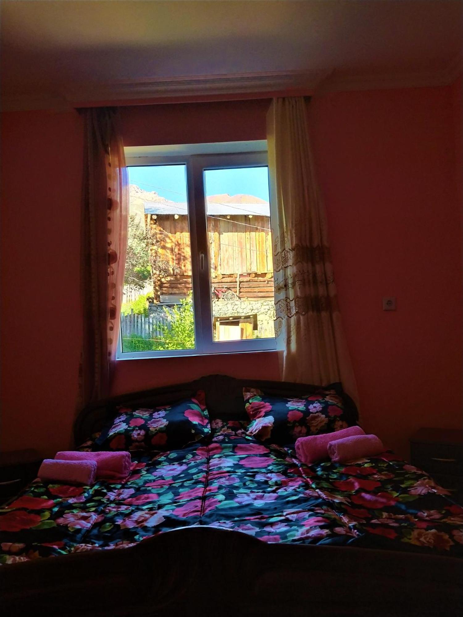 Gujejiani Guest House Местия Экстерьер фото