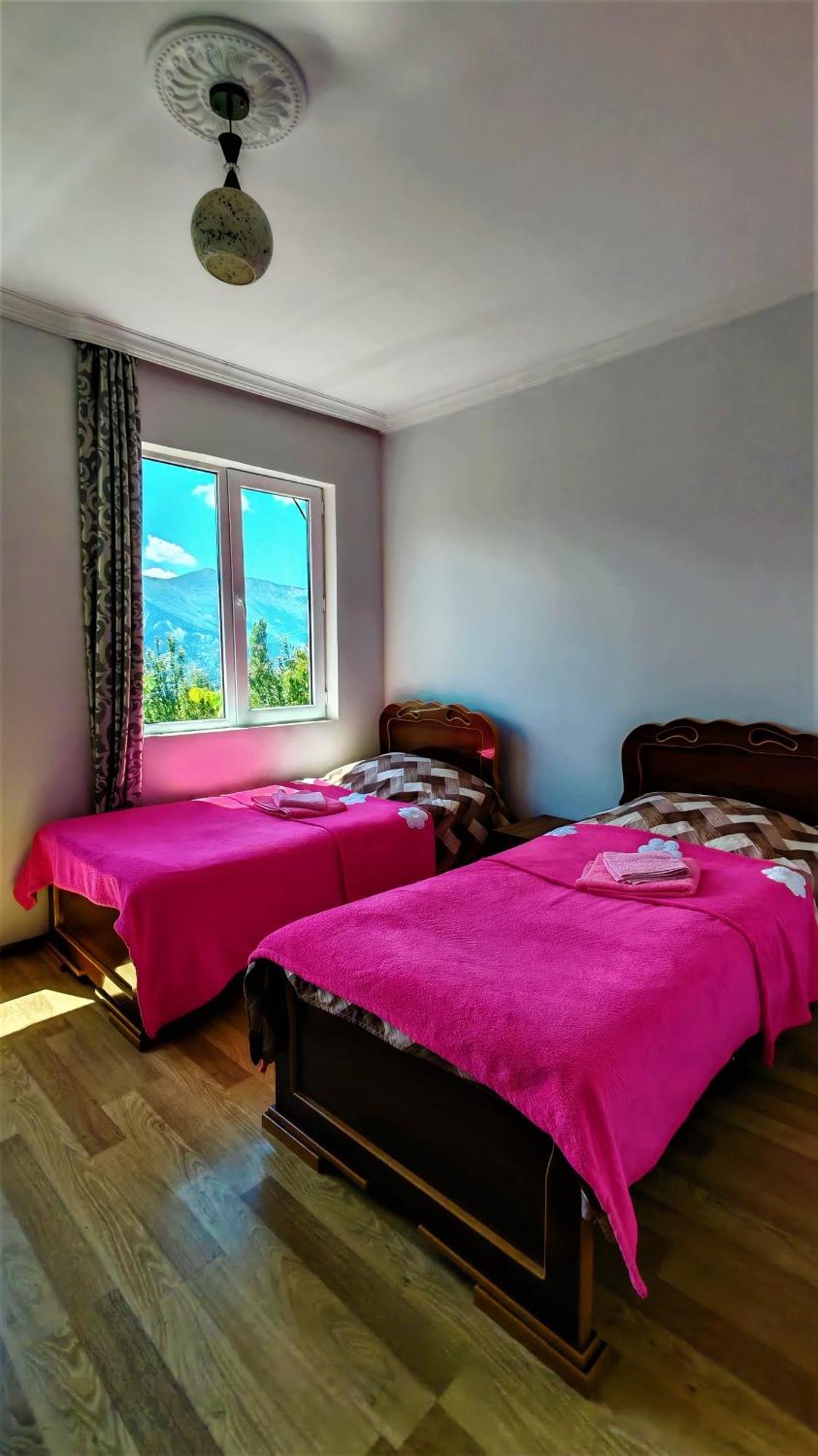 Gujejiani Guest House Местия Экстерьер фото
