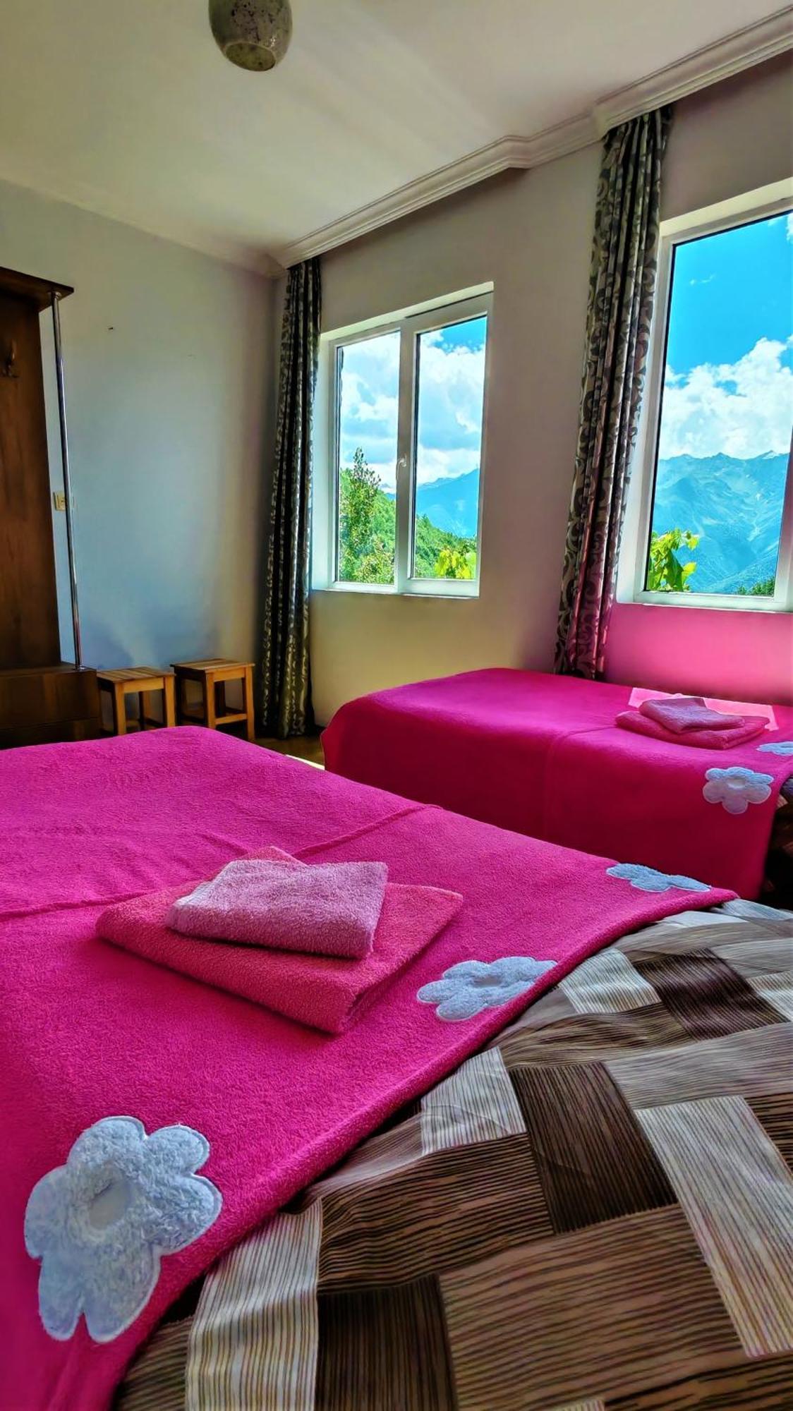 Gujejiani Guest House Местия Экстерьер фото